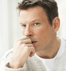 un hombre pensó en la descarga durante la excitación